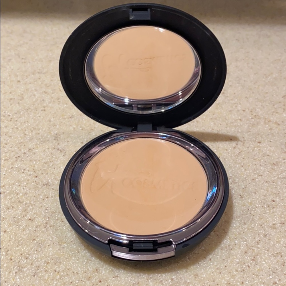 IT Cosmetics Celebration Foundation